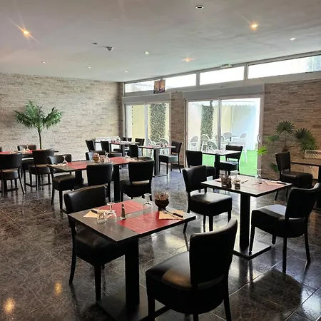 La Cascade Hotel